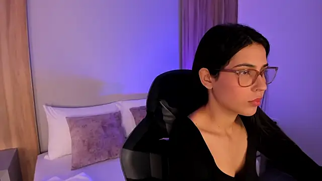 desireee  online show from November 4, 2025, 12:20 pm