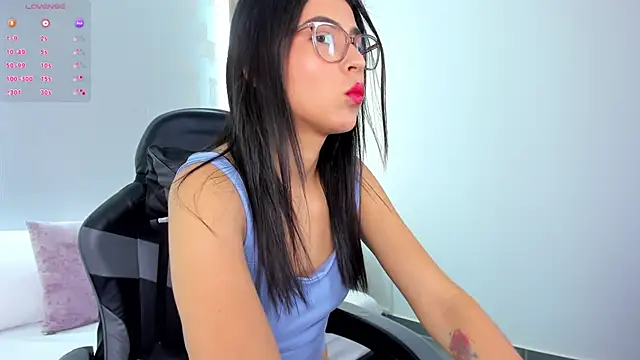 desireee  online show from November 3, 2025, 12:09 pm