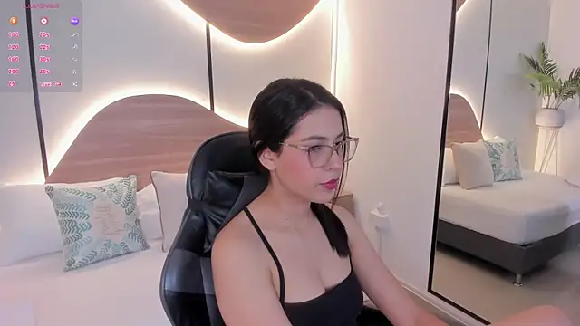 desireee  online show from December 18, 2025, 11:47 am