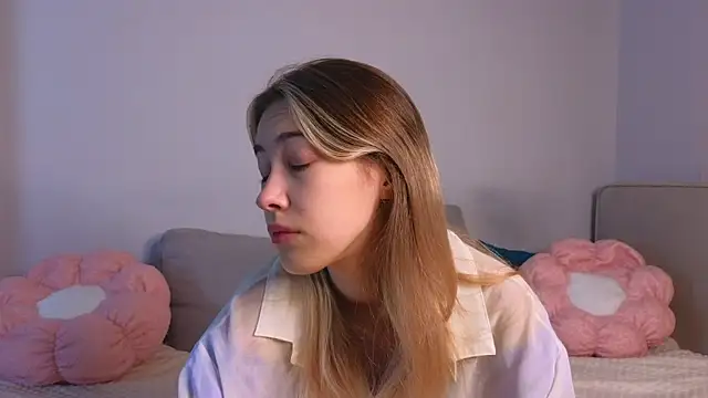 Snapshot of AngelicRice chatting on October 6, 2025, 11:22 am AngelicRice online show from October 6, 2025, 11:22 am