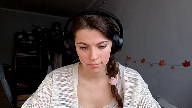 CutieAnny online show from October 30, 2025, 5:50 am