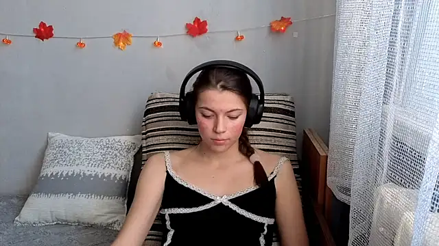 CutieAnny online show from October 21, 2025, 4:23 am