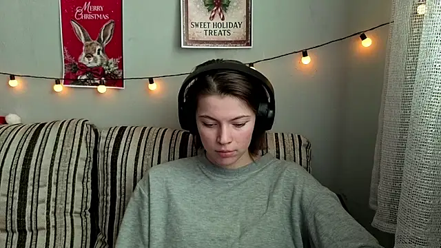 CutieAnny online show from January 18, 2026, 7:34 am