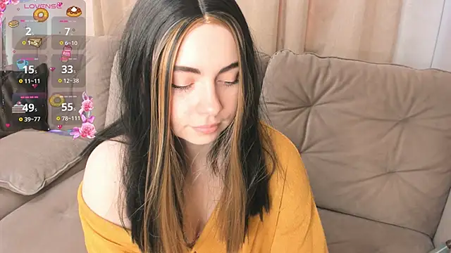 Snapshot of EvaBlimey chatting on November 16, 2025, 6:07 am EvaBlimey online show from November 16, 2025, 6:07 am