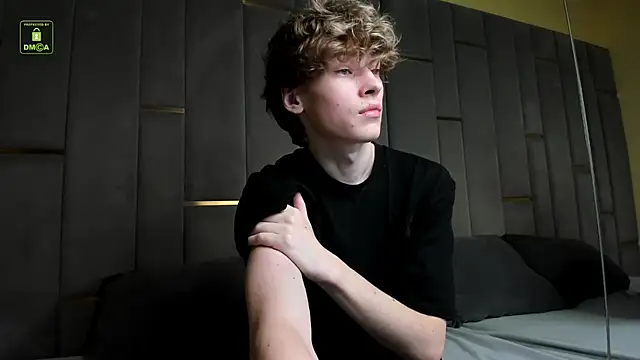 Snapshot of Kevin_Garsia chatting on September 18, 2025, 8:45 pm Kevin Garsia online show from September 18, 2025, 8:45 pm