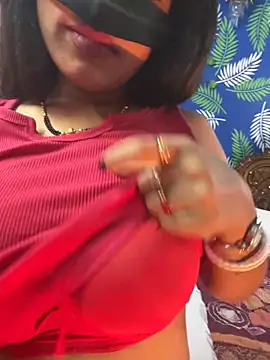 Snapshot of V-Hot-Sweti chatting on November 17, 2025, 4:22 pm V-Hot-Sweti online show from November 17, 2025, 4:22 pm