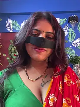 V-Hot-Sweti online show from December 18, 2025, 8:19 am