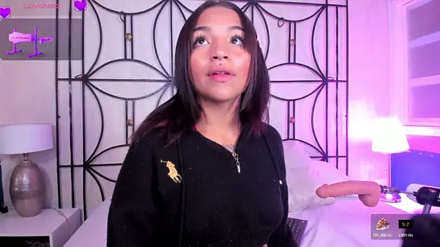 Manelyk evanss  online show from April 19, 2026, 11:11 am