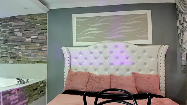 Snapshot of _camila_ortiz chatting on October 15, 2025, 8:06 pm  camila ortiz online show from October 15, 2025, 8:06 pm