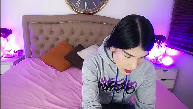 AuroraRicci online show from October 11, 2025, 2:51 pm