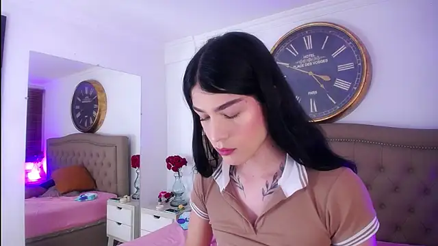 AuroraRicci online show from October 19, 2025, 2:42 pm