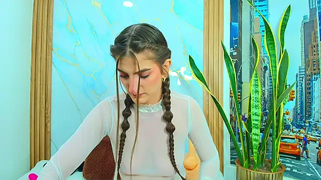 Dafne castro  online show from June 10, 2026, 7:37 pm