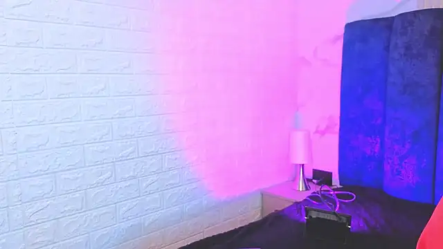 yunkeyc online show from December 16, 2025, 1:32 am