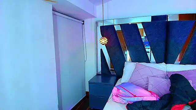 alaska  williams   online show from December 19, 2025, 11:29 pm