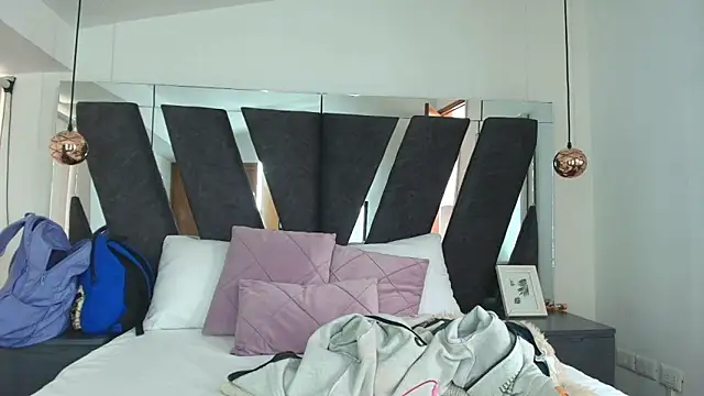 alaska  williams   online show from November 23, 2025, 3:33 pm