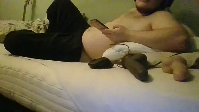 Snapshot of HornyCrowBird chatting on April 4, 2026, 8:59 pm HornyCrowBird online show from April 4, 2026, 8:59 pm