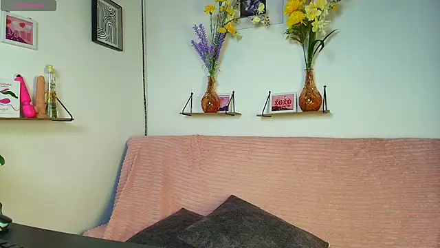 emycarver09 online show from September 24, 2025, 12:00 pm