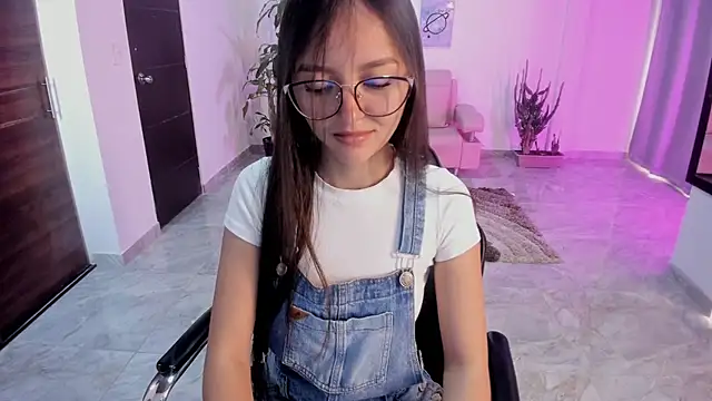 bella fox 1 online show from February 13, 2026, 3:01 pm