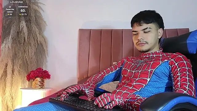 Snapshot of Snowlann chatting on October 29, 2025, 1:10 pm Snowlann online show from October 29, 2025, 1:10 pm