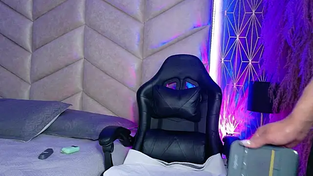 samiradoll online show from December 1, 2025, 3:07 am