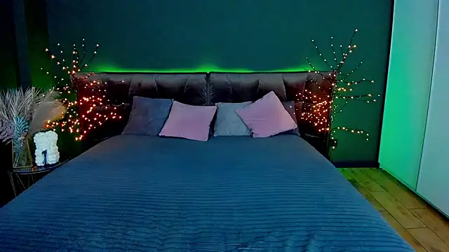 MilaAddams online show from November 3, 2025, 6:40 am