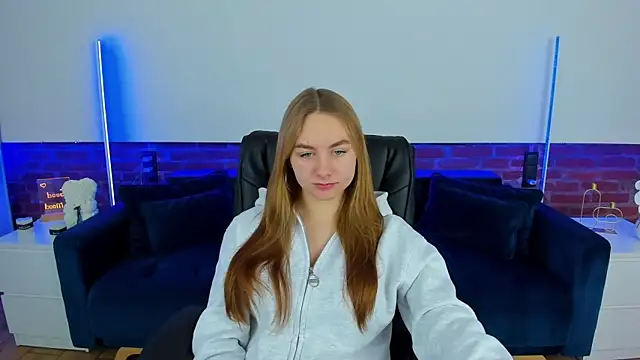 MilaAddams online show from February 6, 2026, 6:42 am