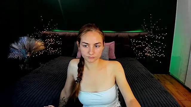 MilaAddams online show from September 21, 2025, 5:45 am