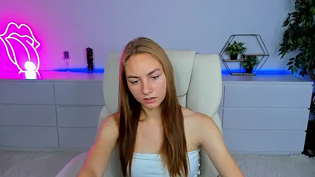 MilaAddams online show from September 20, 2025, 5:45 am