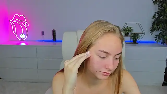 MilaAddams online show from September 10, 2025, 5:39 am