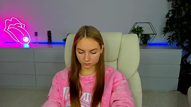 MilaAddams online show from November 16, 2025, 6:40 am