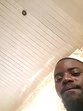 Snapshot of KwaneleK1 chatting on December 16, 2025, 2:32 pm KwaneleK1 online show from December 16, 2025, 2:32 pm