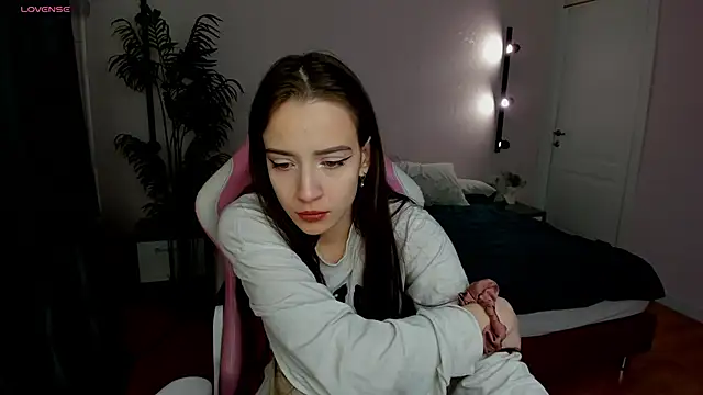 Snapshot of Belle_Wa1ker chatting on December 1, 2025, 1:06 am Belle Wa1ker online show from December 1, 2025, 1:06 am