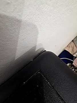 Snapshot of Yazaza1999 chatting on December 21, 2025, 9:15 pm Yazaza1999 online show from December 21, 2025, 9:15 pm