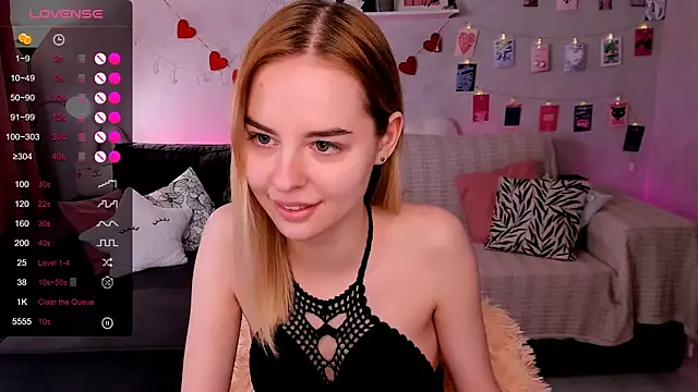 Snapshot of LillianShine chatting on May 26, 2026, 8:45 am LillianShine online show from May 26, 2026, 8:45 am
