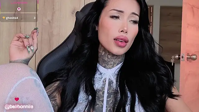 Snapshot of belllbonniie chatting on October 14, 2025, 6:52 pm belllbonniie online show from October 14, 2025, 6:52 pm