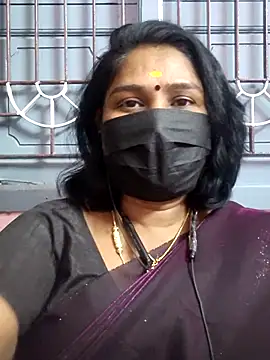 Snapshot of Tamil_Azhaghi25 chatting on July 1, 2026, 3:45 pm Tamil Azhaghi25 online show from July 1, 2026, 3:45 pm