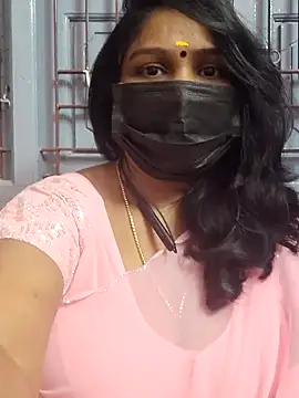 Snapshot of Tamil_Azhaghi25 chatting on November 17, 2025, 6:12 pm Tamil Azhaghi25 online show from November 17, 2025, 6:12 pm