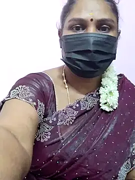 Snapshot of Tamil_Azhaghi25 chatting on October 26, 2025, 5:35 pm Tamil Azhaghi25 online show from October 26, 2025, 5:35 pm