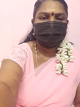 Snapshot of Tamil_Azhaghi25 chatting on September 28, 2025, 5:20 pm Tamil Azhaghi25 online show from September 28, 2025, 5:20 pm