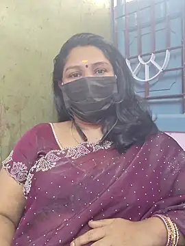 Snapshot of Tamil_Azhaghi25 chatting on November 13, 2025, 6:06 am Tamil Azhaghi25 online show from November 13, 2025, 6:06 am