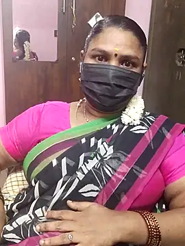 Snapshot of Tamil_Azhaghi25 chatting on October 7, 2025, 4:30 pm Tamil Azhaghi25 online show from October 7, 2025, 4:30 pm