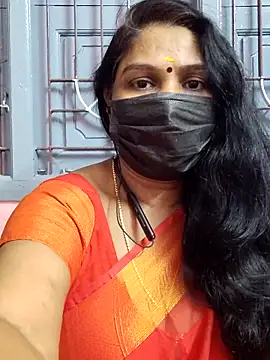 Snapshot of Tamil_Azhaghi25 chatting on November 7, 2025, 7:18 pm Tamil Azhaghi25 online show from November 7, 2025, 7:18 pm