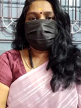 Snapshot of Tamil_Azhaghi25 chatting on December 15, 2025, 5:30 pm Tamil Azhaghi25 online show from December 15, 2025, 5:30 pm