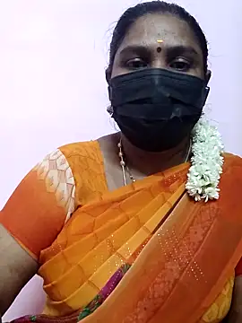 Snapshot of Tamil_Azhaghi25 chatting on October 13, 2025, 5:25 pm Tamil Azhaghi25 online show from October 13, 2025, 5:25 pm