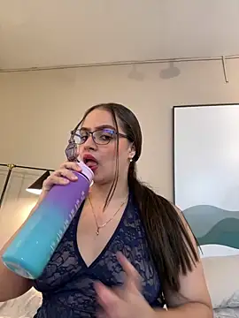 Tayler Kim online show from February 21, 2026, 6:43 pm