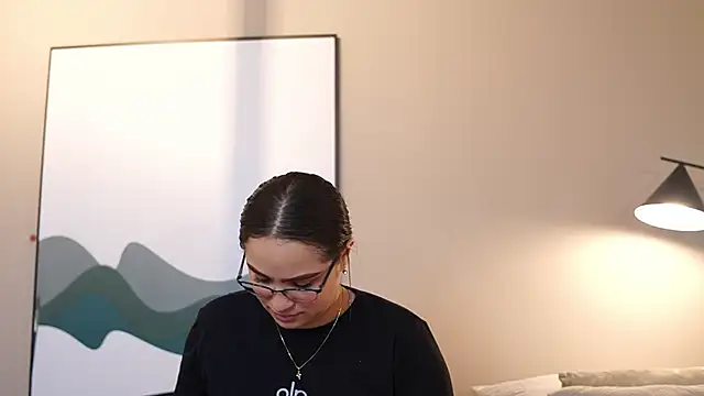 Tayler Kim online show from February 8, 2026, 6:49 pm