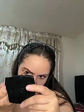 Tayler Kim online show from May 16, 2026, 8:52 pm