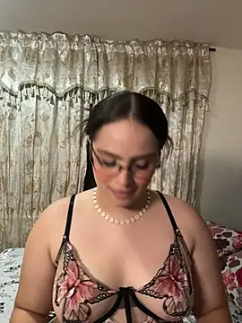 Snapshot of Tayler_Kim chatting on July 18, 2026, 7:00 pm Tayler Kim online show from July 18, 2026, 7:00 pm
