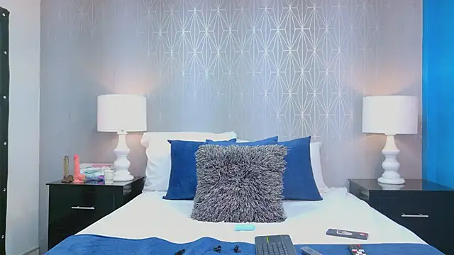 ZoeWilliis online show from February 17, 2026, 12:57 pm