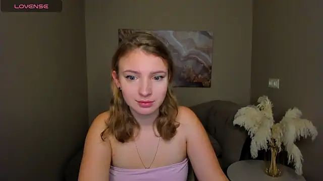 Snapshot of MilinaMorris chatting on November 11, 2025, 1:44 am MilinaMorris online show from November 11, 2025, 1:44 am